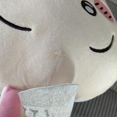 ちいかわ　誕生日なウサギBIGぬいぐるみ(傷みあり）200円で売ります。の画像