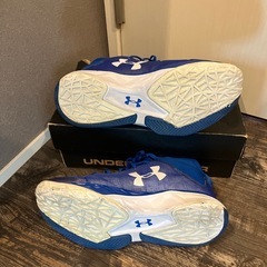 UNDER ARMOUR  バスケットシューズの画像