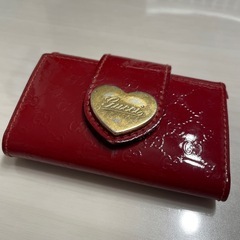 GUCCI  キーケース　エナメル赤　GGロゴハートの画像