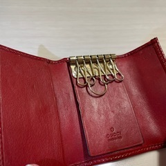 GUCCI  キーケース　エナメル赤　GGロゴハートの画像