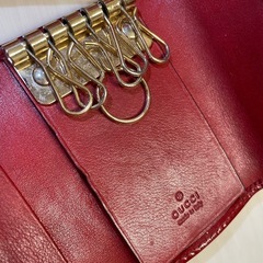 GUCCI  キーケース　エナメル赤　GGロゴハートの画像