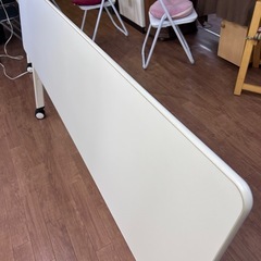 会議テーブルの画像