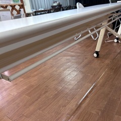 会議テーブルの画像