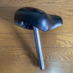 自転車サドル　バネなしの画像