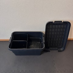 無印良品 再生ポリプロピレン入り 頑丈収納ボックス ダークグレー 大 仕分けケース付きの画像