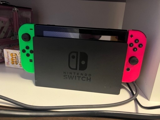 Nintendo Switch本体とソフト3本とコントローラー