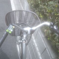 電動24インチ 税別￥45.273- 新基準ヤマハパスナチュラ　良品8.7Ah 電動自転車　３ヶ月保証　シルバー224の画像