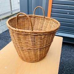 取っ手ちぎれてます　大型カゴ　バスケットの画像