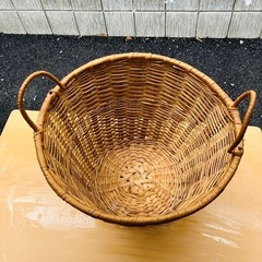 取っ手ちぎれてます　大型カゴ　バスケットの画像