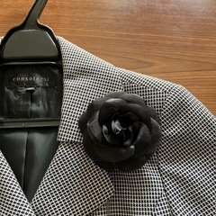 コサージュ:黒の画像