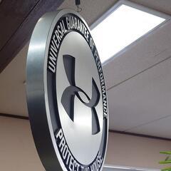 アンダーアーマー　オブジェの画像