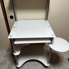 ニトリ ガラスPCデスク ファブ