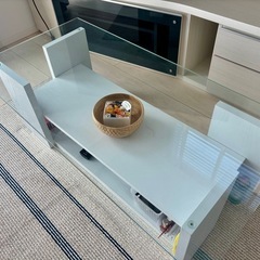 ダイニングテーブルの画像