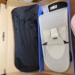 美品　べビビョルン　バウンサー