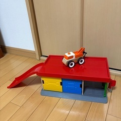 IKEA イケア　リラブー　ガレージ&レッカー車