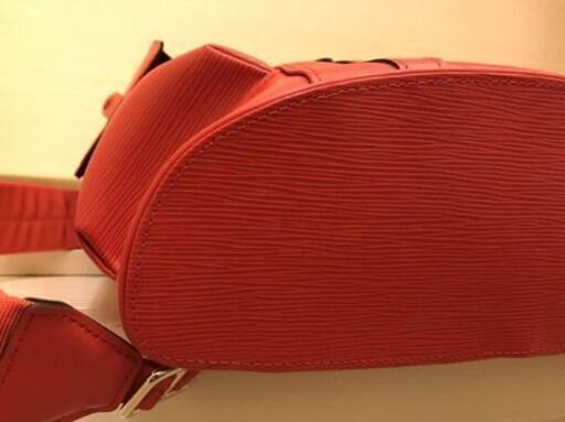 レッドバックパック エピレザー Louis Vuitton エピレザー レッド