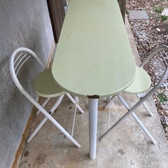 カウンターテーブル・椅子2脚セット　の画像