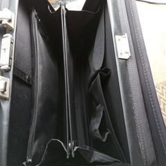 KENSHO ABE ビジネスバッグの画像