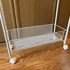 3段カゴ型棚の画像