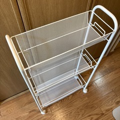 3段カゴ型棚の画像
