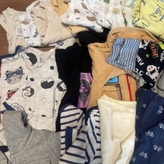 70サイズ　男の子用　パーカー　肌着　つなぎ、Tシャツ、ズボンなどの画像