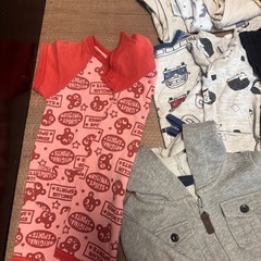 70サイズ　男の子用　パーカー　肌着　つなぎ、Tシャツ、ズボンなどの画像