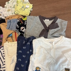 70サイズ　男の子用　パーカー　肌着　つなぎ、Tシャツ、ズボンなどの画像