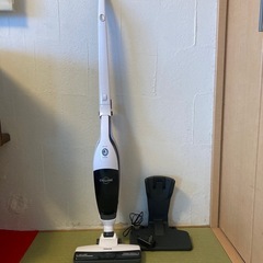 山善コードレスサイクロンクリーナー