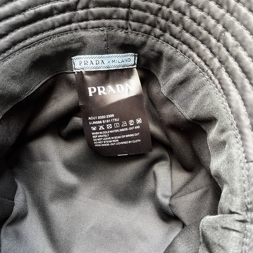 服/ファッション PRADA