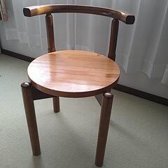 OLIVERのデザインチェア