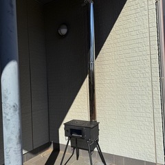 アウトドア用薪ストーブの画像
