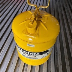 アメリカ製　ガス缶