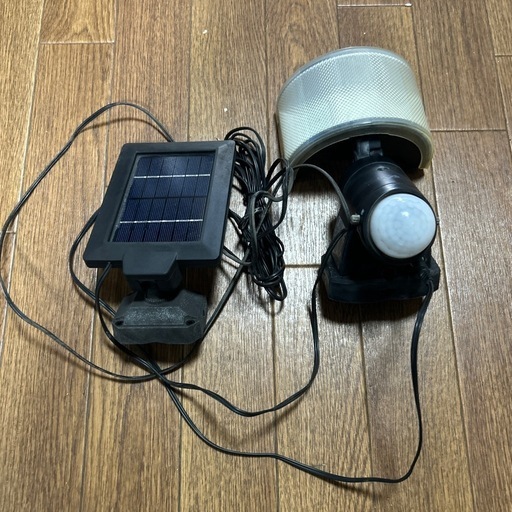 大進(ダイシン) 広角ソーラーセンサーライト　電球色 DLS-1T600L