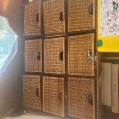 藤の収納タンスの画像