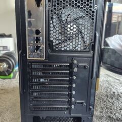 PCケースとマザーボードMSI PRO B660M-P DDR4の画像