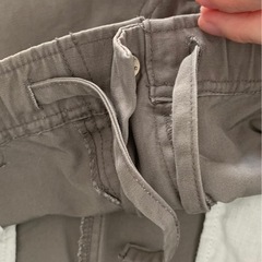 （取引中）ユニクロ カーゴショートパンツ グレージュの画像