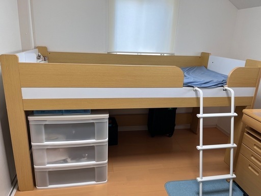 【購入者決定しました！】ハイベッド（下の空間を賢く利用）