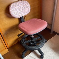 デスクチェア　ピンク