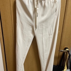 女性用　パンツ　ホワイト　薄い
