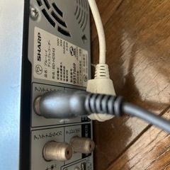 AQUOSブルーレイレコーダーとTOSHIBAテレビのセットの画像