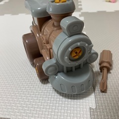スリーコインズの分解できる汽車