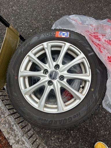 カローラフィールダー　スタッドレスタイヤ　前2本後2本　計４本