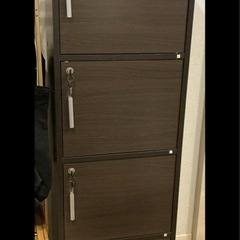 扉・鍵付き棚　8000円くらいの商品