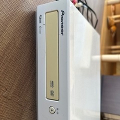 32型パナソニックテレビとDVDプレーヤーの画像