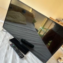 32型パナソニックテレビとDVDプレーヤーの画像