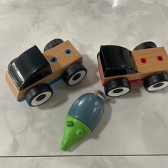IKEA 木製車のおもちゃ　おまけ付 