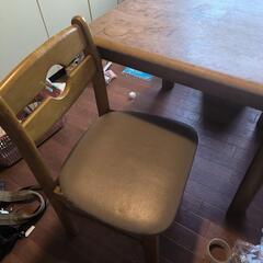 断捨離中　テーブルとイスの画像