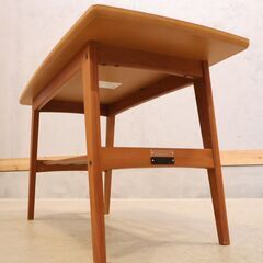 人気のkarimoku60(カリモク60) チェリー材 リビングテーブル(小)です