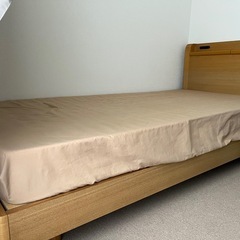 シングルベッドコンセント付きの画像