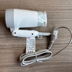 2024年製！美品ドライヤー1200Wの画像